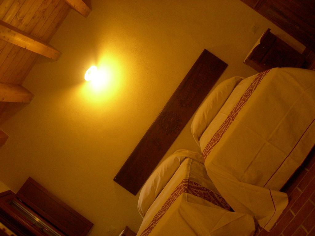 Agriturismo Battaglia Villamassargia Phòng bức ảnh