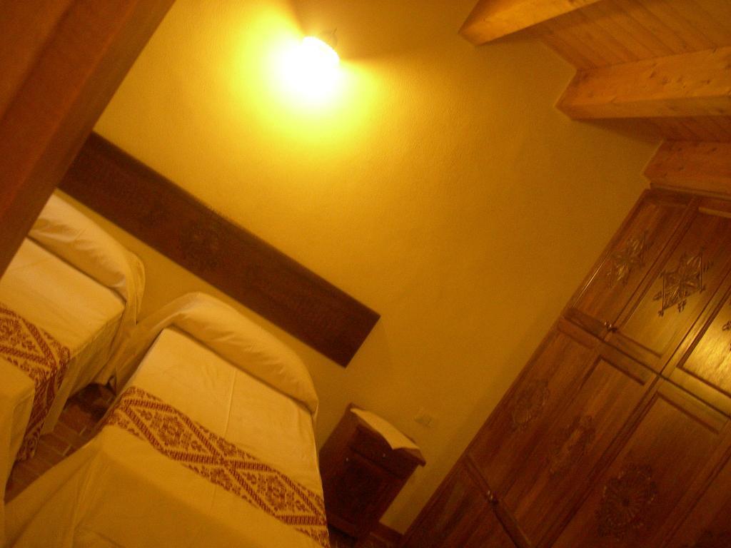 Agriturismo Battaglia Villamassargia Phòng bức ảnh